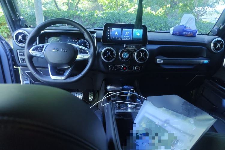 Used BAIC Off-Road BJ40 2023 2.0T Automatic Four-Wheel Drive Ring of the Tower Champion Edition Center Console