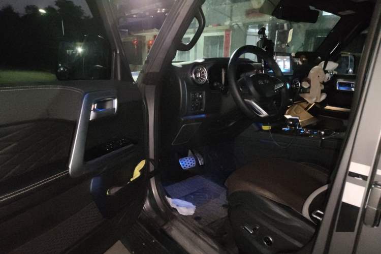 Used BAIC Off-Road BJ40 2023 2.0T Automatic Four-Wheel Drive Ring of the Tower Champion Edition Driver Seat