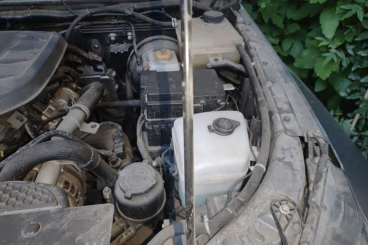 Used BAIC Off-Road BJ40 2023 2.0T Automatic Four-Wheel Drive Ring of the Tower Champion Edition Engine Bay Left