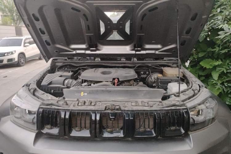 Used BAIC Off-Road BJ40 2023 2.0T Automatic Four-Wheel Drive Ring of the Tower Champion Edition Engine Bay