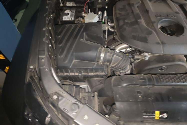 Used BAIC Off-Road BJ40 2023 2.0T Automatic Four-Wheel Drive Ring of the Tower Champion Edition Engine Bay Right
