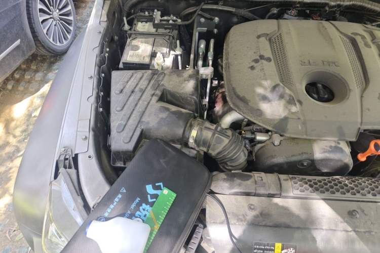 Used BAIC Off-Road BJ40 2023 2.0T Automatic Four-Wheel Drive Ring of the Tower Champion Edition Engine Bay Right