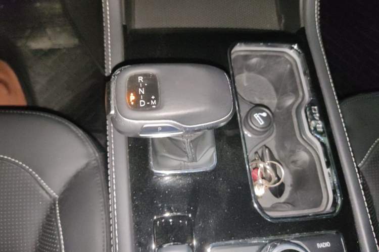 Used BAIC Off-Road BJ40 2023 2.0T Automatic Four-Wheel Drive Ring of the Tower Champion Edition Gear Lever