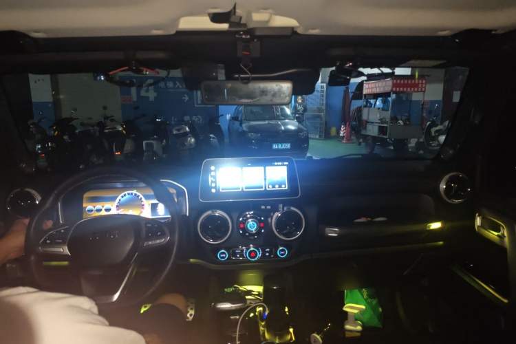 Used BAIC Off-Road BJ40 2023 2.0T Automatic Four-Wheel Drive Ring of the Tower Champion Edition Headliner