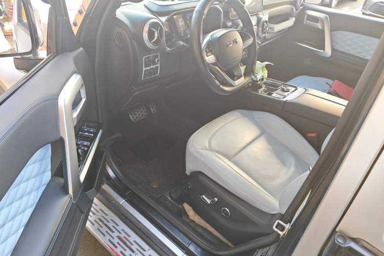 Used BAIC Off-Road BJ40 2023 2.0D Automatic Four-Wheel Drive Blade Hero Edition Adventurer Type Interior 3