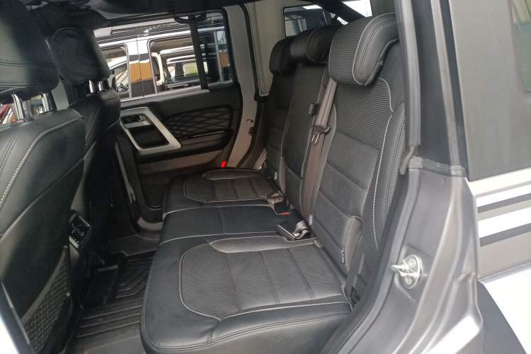 Used BAIC Off-Road BJ40 2023 2.0T Automatic Four-Wheel Drive Ring of the Tower Champion Edition Left Rear Seat