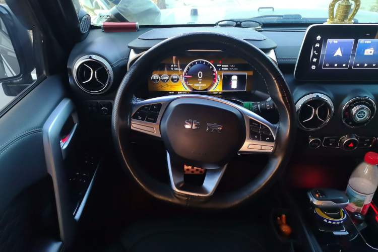 Used BAIC Off-Road BJ40 2023 2.0T Automatic Four-Wheel Drive Ring of the Tower Champion Edition Steering Wheel