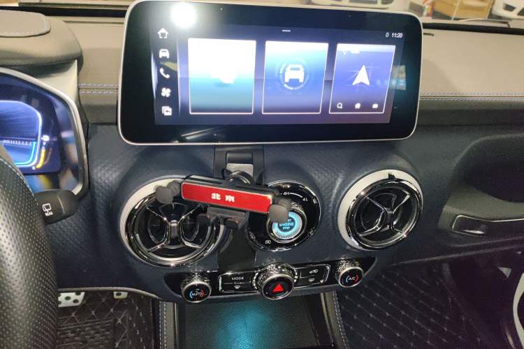 Used BAIC Off-Road BJ40 2023 2.0D Automatic Four-Wheel Drive Blade Hero Edition Adventurer Type Audio And AC Panel