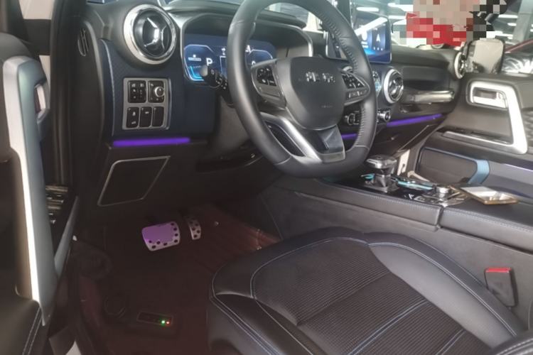 Used BAIC Off-Road BJ40 2023 2.0D Automatic Four-Wheel Drive Blade Hero Edition Adventurer Type Center Console