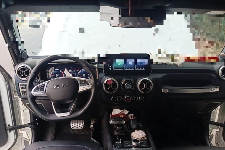 Used BAIC Off-Road BJ40 2023 2.0D Automatic Four-Wheel Drive Blade Hero Edition Adventurer Type Center Console