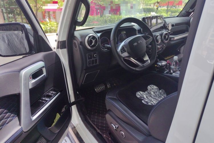 Used BAIC Off-Road BJ40 2023 2.0T Automatic Four-Wheel Drive Urban Hunter Edition Chivalrous Type Driver Seat