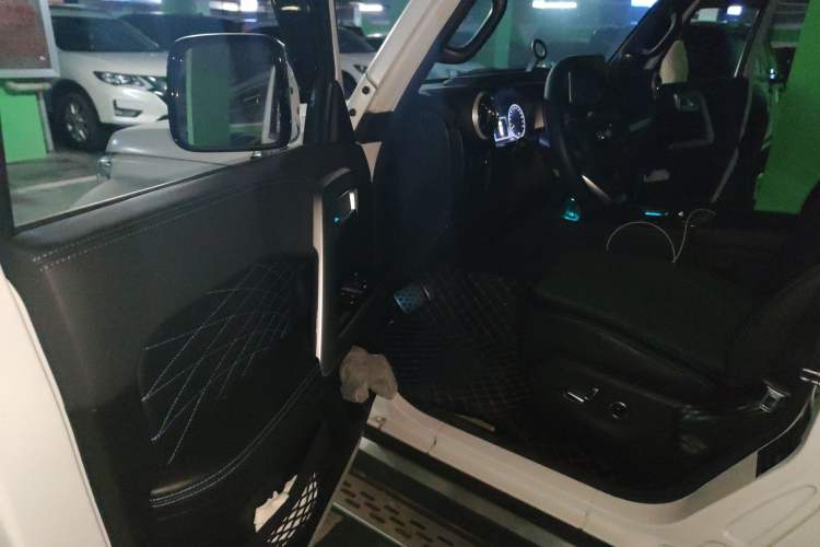 Used BAIC Off-Road BJ40 2023 2.0D Automatic Four-Wheel Drive Blade Hero Edition Adventurer Type Driver Seat