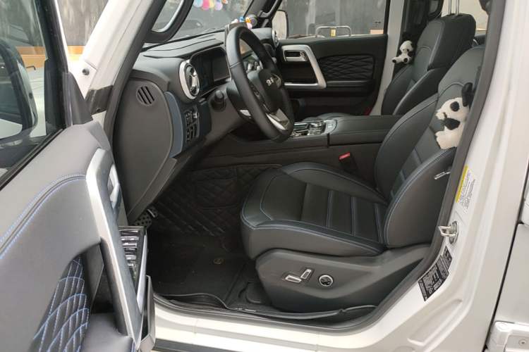 Used BAIC Off-Road BJ40 2023 2.0D Automatic Four-Wheel Drive Blade Hero Edition Adventurer Type Driver Seat