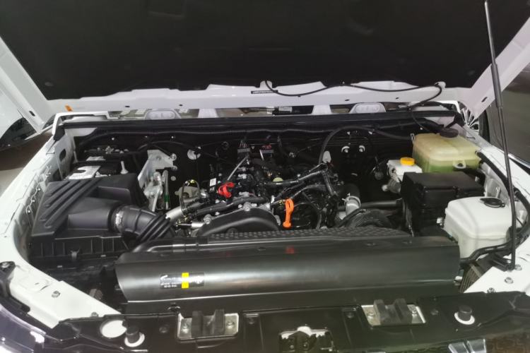 Used BAIC Off-Road BJ40 2023 2.0T Automatic Four-Wheel Drive Urban Hunter Edition Chivalrous Type Engine Bay