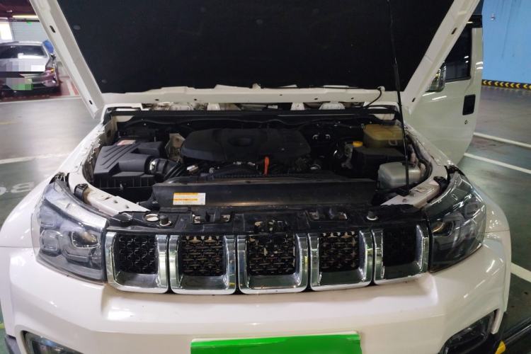Used BAIC Off-Road BJ40 2023 2.0T Automatic Four-Wheel Drive Urban Hunter Edition Chivalrous Type Engine Bay
