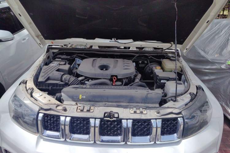 Used BAIC Off-Road BJ40 2023 2.0T Automatic Four-Wheel Drive Urban Hunter Edition Chivalrous Type Engine Bay