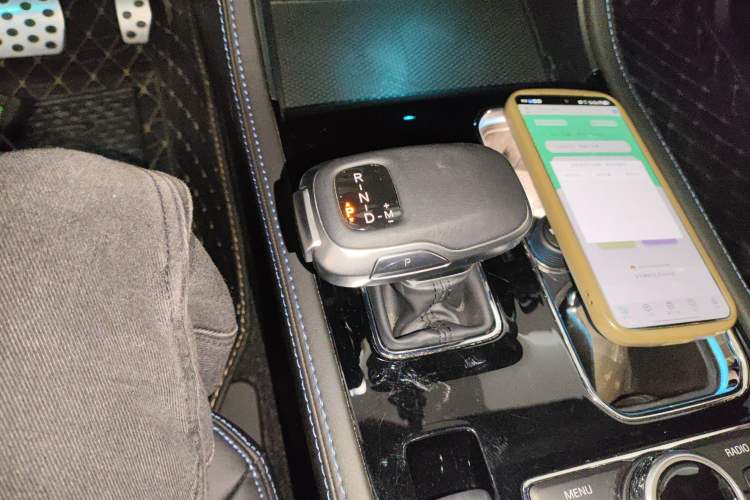 Used BAIC Off-Road BJ40 2023 2.0D Automatic Four-Wheel Drive Blade Hero Edition Adventurer Type Gear Lever