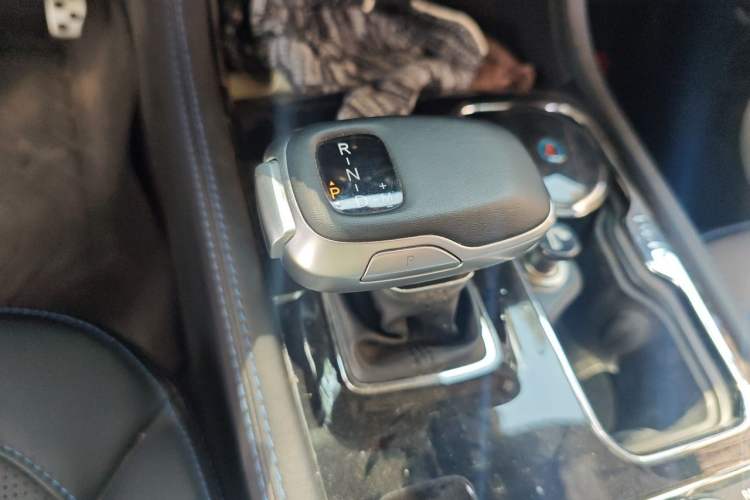 Used BAIC Off-Road BJ40 2023 2.0D Automatic Four-Wheel Drive Blade Hero Edition Adventurer Type Gear Lever