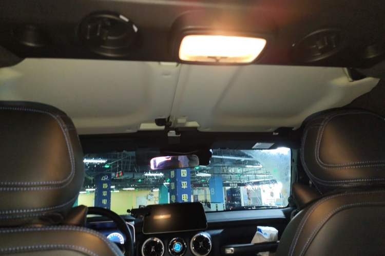 Used BAIC Off-Road BJ40 2023 2.0T Automatic Four-Wheel Drive Urban Hunter Edition Chivalrous Type Headliner