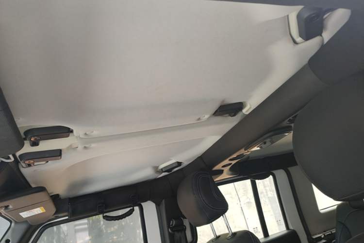 Used BAIC Off-Road BJ40 2023 2.0D Automatic Four-Wheel Drive Blade Hero Edition Adventurer Type Headliner