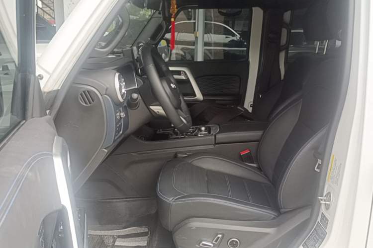 Used BAIC Off-Road BJ40 2023 2.0T Automatic Four-Wheel Drive Urban Hunter Edition Chivalrous Type Left Front Seat