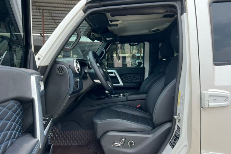 Used BAIC Off-Road BJ40 2023 2.0D Automatic Four-Wheel Drive Blade Hero Edition Adventurer Type Left Front Seat