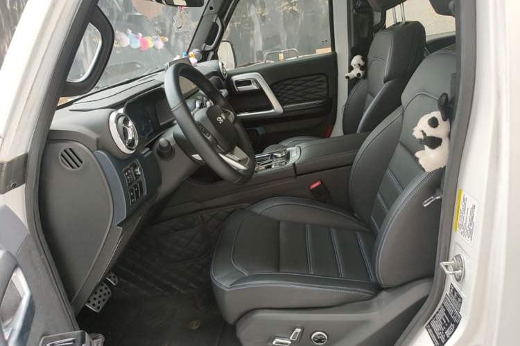 Used BAIC Off-Road BJ40 2023 2.0D Automatic Four-Wheel Drive Blade Hero Edition Adventurer Type Left Front Seat