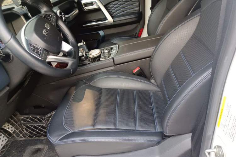 Used BAIC Off-Road BJ40 2023 2.0D Automatic Four-Wheel Drive Blade Hero Edition Adventurer Type Left Front Seat