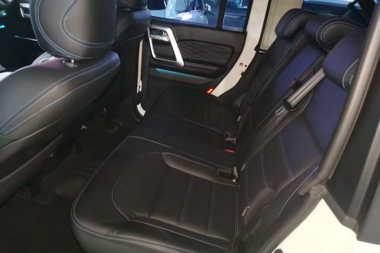 Used BAIC Off-Road BJ40 2023 2.0T Automatic Four-Wheel Drive Urban Hunter Edition Chivalrous Type Left Rear Seat