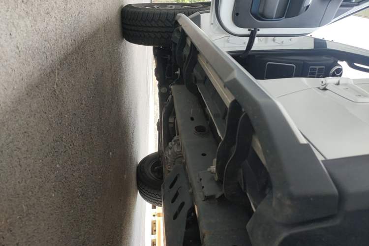 Used BAIC Off-Road BJ40 2023 2.0D Automatic Four-Wheel Drive Blade Hero Edition Adventurer Type Left Side Sill