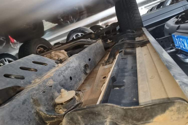 Used BAIC Off-Road BJ40 2023 2.0D Automatic Four-Wheel Drive Blade Hero Edition Adventurer Type Left Side Sill