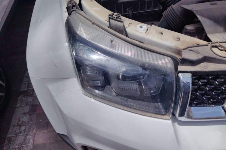Used BAIC Off-Road BJ40 2023 2.0T Automatic Four-Wheel Drive Urban Hunter Edition Chivalrous Type Right Front Headlight
