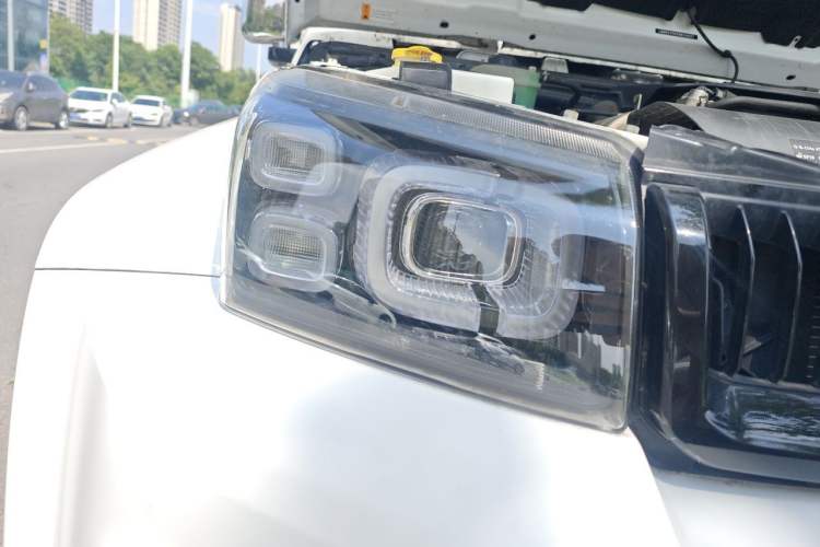 Used BAIC Off-Road BJ40 2023 2.0D Automatic Four-Wheel Drive Blade Hero Edition Adventurer Type Right Front Headlight
