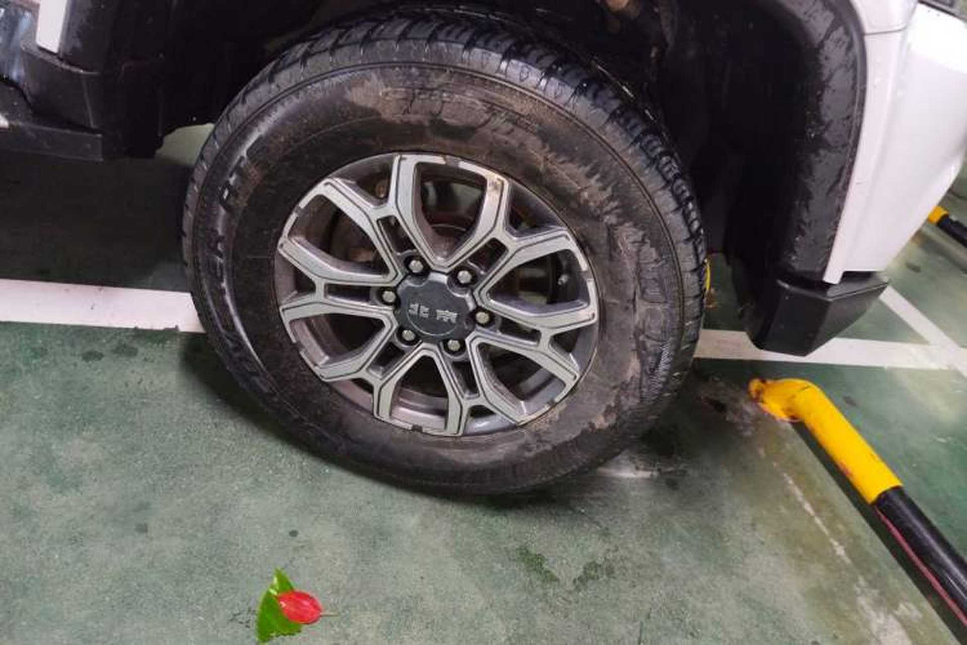 Used BAIC Off-Road BJ40 2023 2.0T Automatic Four-Wheel Drive Urban Hunter Edition Chivalrous Type Right Front Wheel Hub