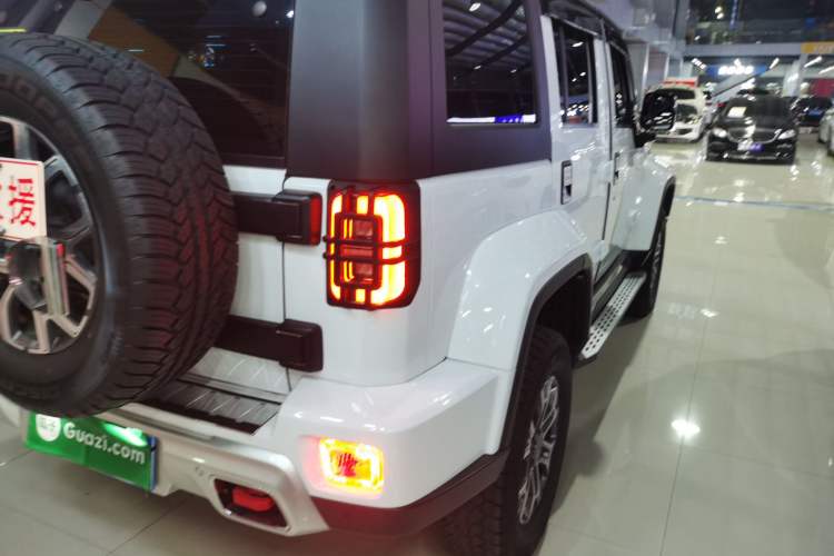 Used BAIC Off-Road BJ40 2023 2.0T Automatic Four-Wheel Drive Urban Hunter Edition Chivalrous Type Right Rear Taillight