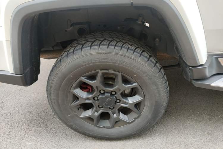 Used BAIC Off-Road BJ40 2023 2.0D Automatic Four-Wheel Drive Blade Hero Edition Adventurer Type Right Rear Wheel Hub
