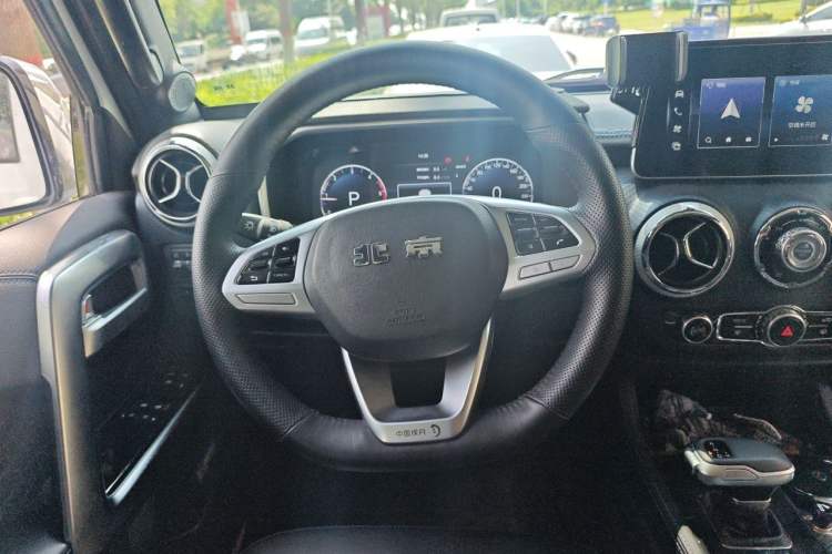Used BAIC Off-Road BJ40 2023 2.0D Automatic Four-Wheel Drive Blade Hero Edition Adventurer Type Steering Wheel