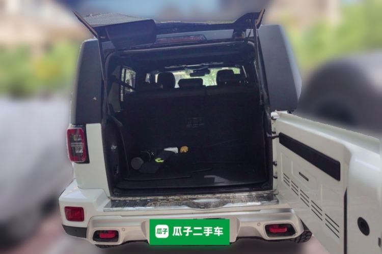 Used BAIC Off-Road BJ40 2023 2.0T Automatic Four-Wheel Drive Urban Hunter Edition Chivalrous Type Trunk