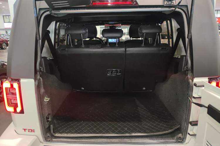 Used BAIC Off-Road BJ40 2023 2.0D Automatic Four-Wheel Drive Blade Hero Edition Adventurer Type Trunk