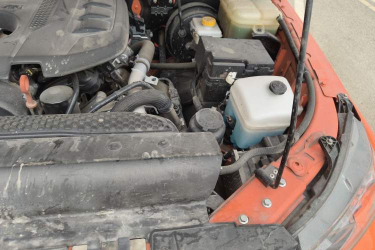Used BAIC Off-Road BJ40 2023 2.0T Automatic Four-Wheel Drive Urban Hunter Edition Chivalrous Type Engine Bay Left
