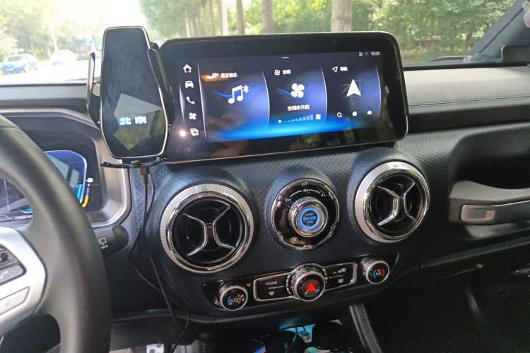 Used BAIC Off-Road BJ40 2024 2.0T Urban Hunter Honor Edition Audio And AC Panel