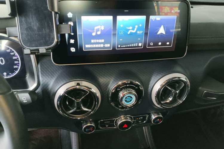 Used BAIC Off-Road BJ40 2024 2.0D Blade Hero Glory Edition Audio And AC Panel