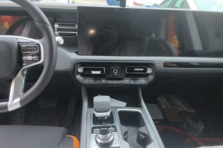 Used BAIC Off-Road BJ40 2024 2.0T All-New Blade Hero Edition Climber Audio And AC Panel