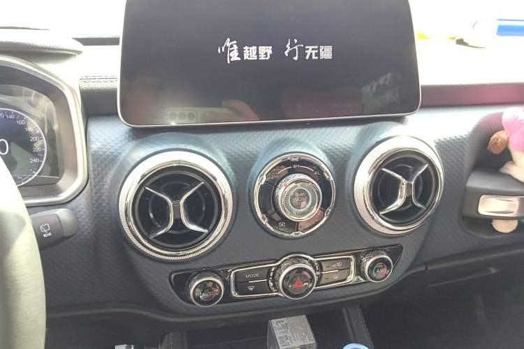 Used BAIC Off-Road BJ40 2024 2.0T Urban Hunter Honor Edition Audio And AC Panel