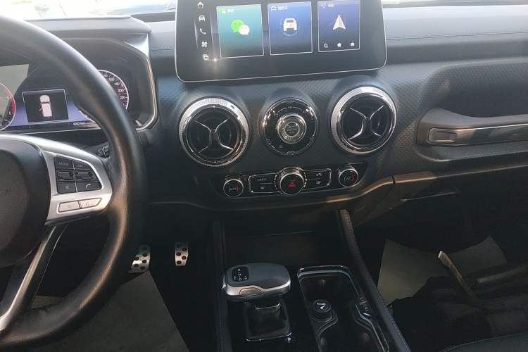 Used BAIC Off-Road BJ40 2024 2.0D Blade Hero Glory Edition Audio And AC Panel