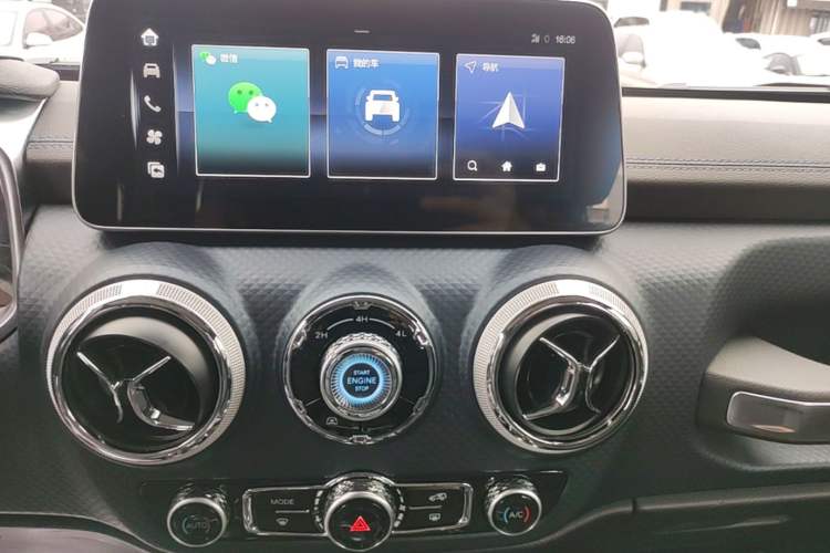 Used BAIC Off-Road BJ40 2024 2.0D Blade Hero Glory Edition Audio And AC Panel