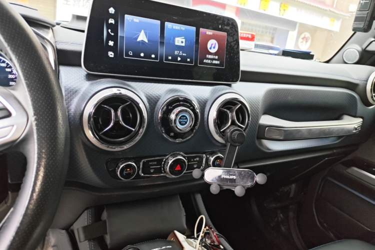 Used BAIC Off-Road BJ40 2024 2.0D Blade Hero Glory Edition Audio And AC Panel