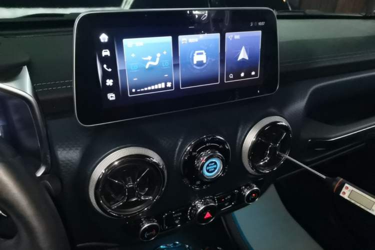 Used BAIC Off-Road BJ40 2024 2.0T Urban Hunter Honor Edition Audio And AC Panel
