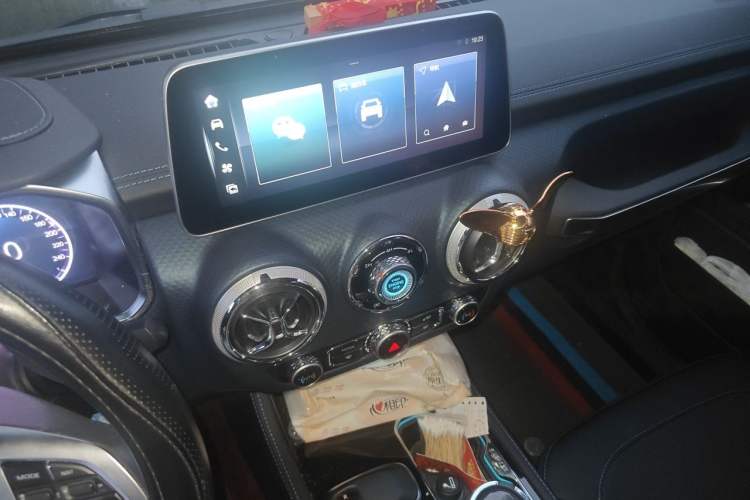 Used BAIC Off-Road BJ40 2024 2.0T Urban Hunter Honor Edition Audio And AC Panel