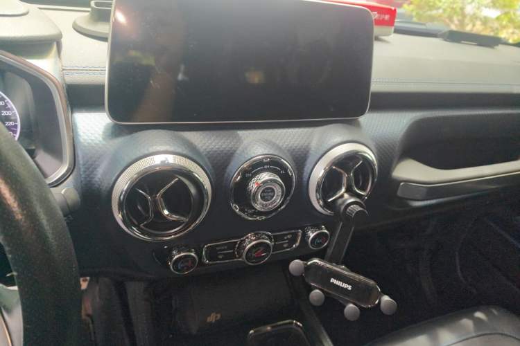 Used BAIC Off-Road BJ40 2024 2.0D Blade Hero Glory Edition Audio And AC Panel